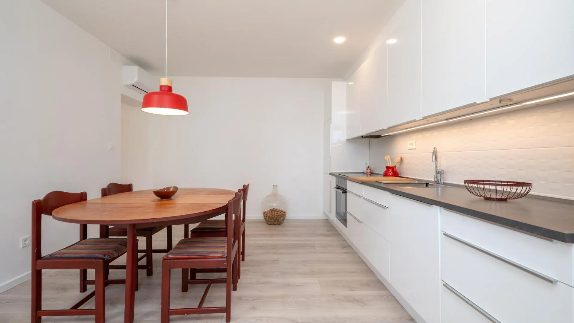 Beachfront Apartments Antonio Miro