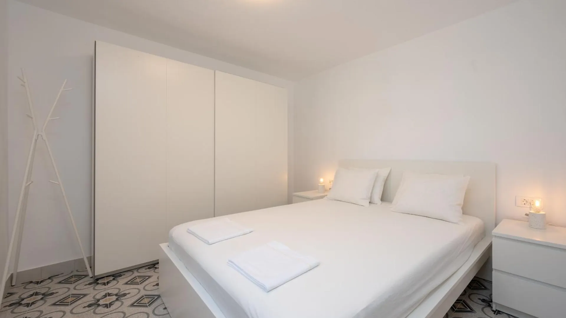 Beachfront Apartments Antonio Miro Croatia