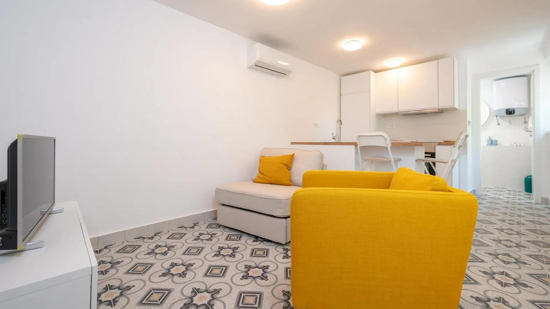 Beachfront Apartments Antonio Miro  Trogir